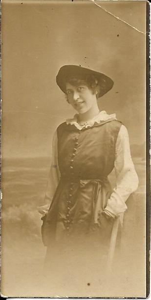 Sarah Hermon Doran Gates (1890-1970). Photograph from Phil Doig.